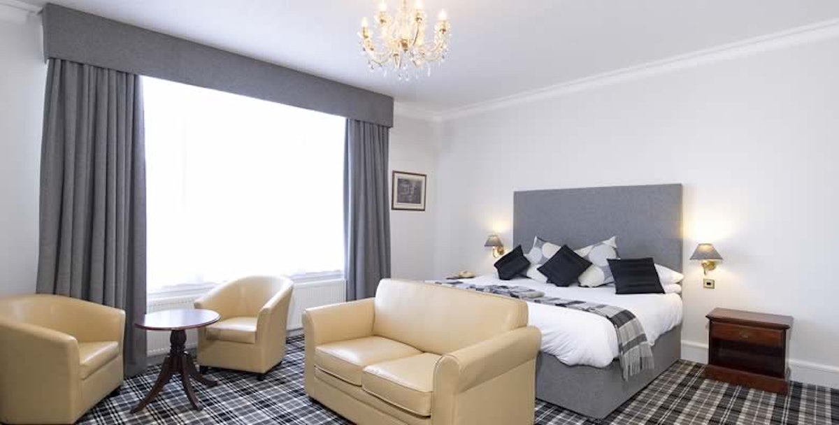 Book a stay at The Royal George Hotel